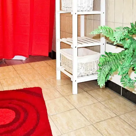 Homely Holiday Home In Hals With Terrace 度假居