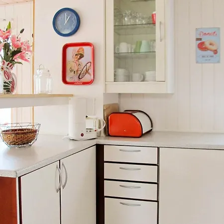 Homely Holiday Home In Hals With Terrace 度假居 *